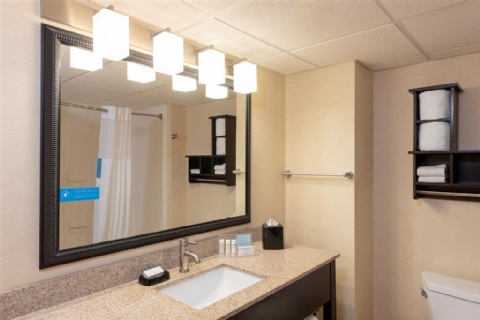 Hampton Inn & Suites Cleveland-Airport/Middleburg Heights , OH 44130 near Cleveland Hopkins International Airport View Point 17