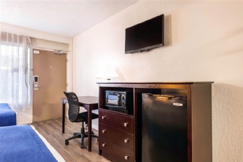 Rodeway Inn & Suites Fort Lauderdale Airport & Cruise Port , FL 33312 near Fort Lauderdale-hollywood International Airport View Point 44