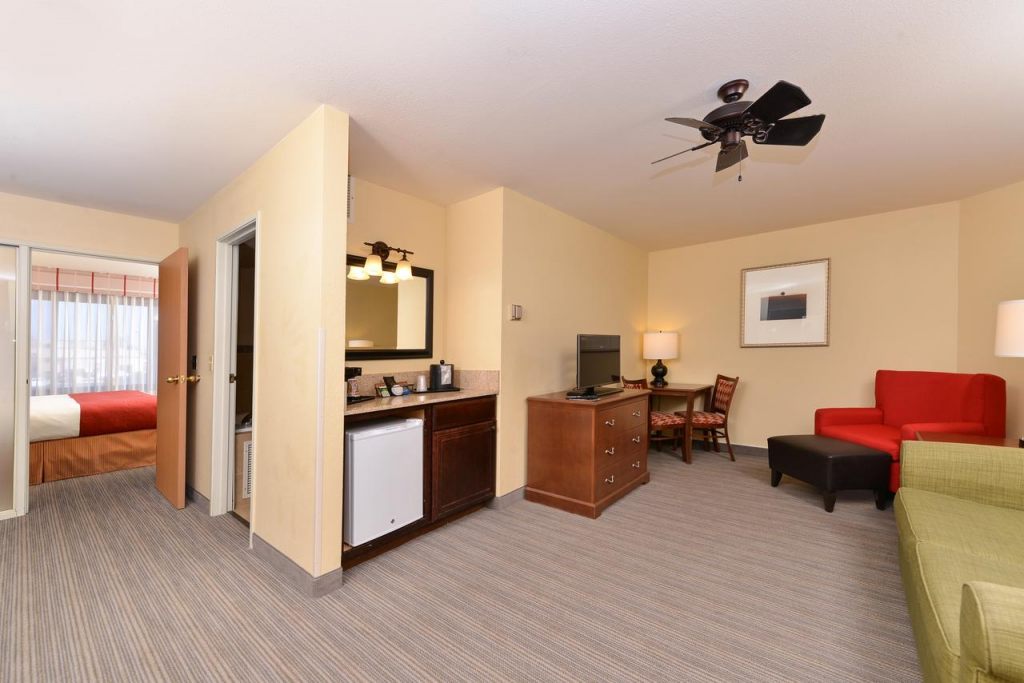 Country Inn & Suites by Radisson, Fargo , ND 58103 near Hector International Airport View Point 4