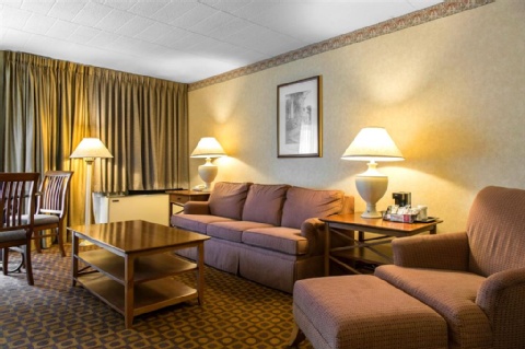 QUALITY INN WINDSOR LOCKS , CT 06096 near Bradley International Airport View Point 22