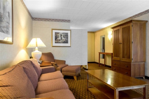 QUALITY INN WINDSOR LOCKS , CT 06096 near Bradley International Airport View Point 23