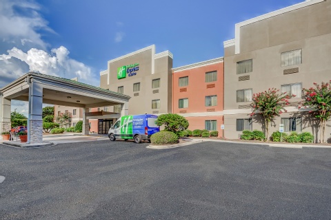 Holiday Inn Express & Suites Greenville Airport, An Ihg Hotel