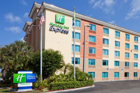 Holiday Inn Express Cruise Airport, an IHG Hotel , FL 33316 near Fort Lauderdale-hollywood International Airport View Point 1