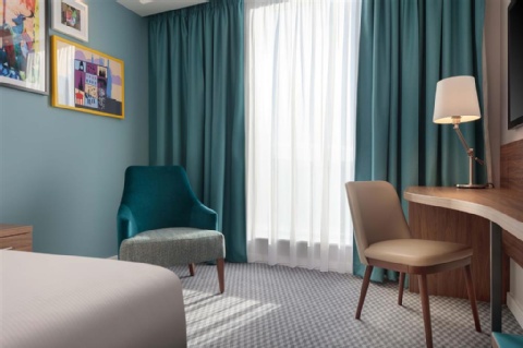 Hampton by Hilton Edinburgh Airport ,  EH12 9DN near  Edinburgh Airport View Point 43