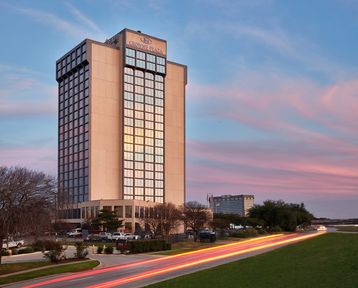 Crowne Plaza Dallas Market Center, An Ihg Hotel