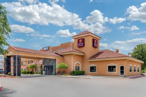 Clarion Inn & Suites Dfw North