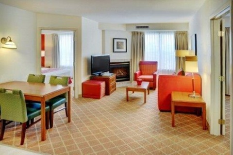 Lakeview Signature Inn - Calgary Airport , AB T1Y 7J9 near Calgary International Airport View Point 10