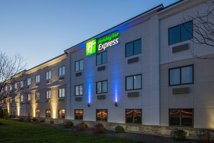 Holiday Inn Express Cleveland Airport - Brook Park , OH 44142 near Cleveland Hopkins International Airport View Point 11