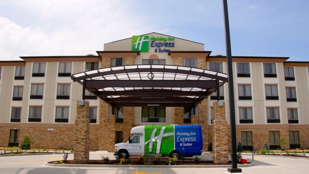 Holiday Inn Express & Suites St Louis Airport