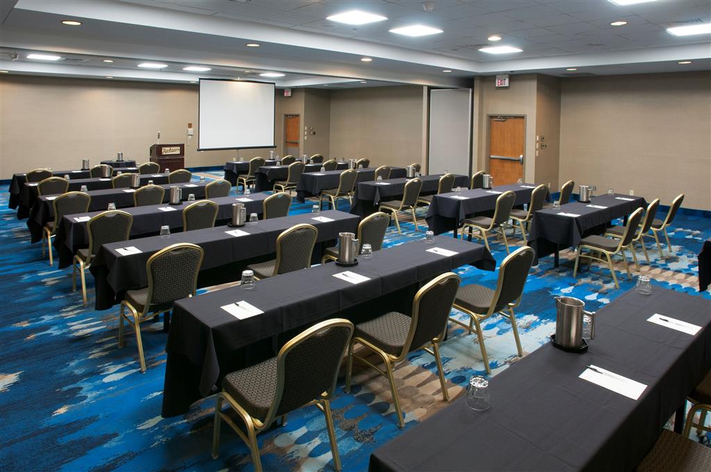 Radisson Hotel & Conference Center Green Bay , WI 54313 near Green Bay Austin Straubel International Airport View Point 13