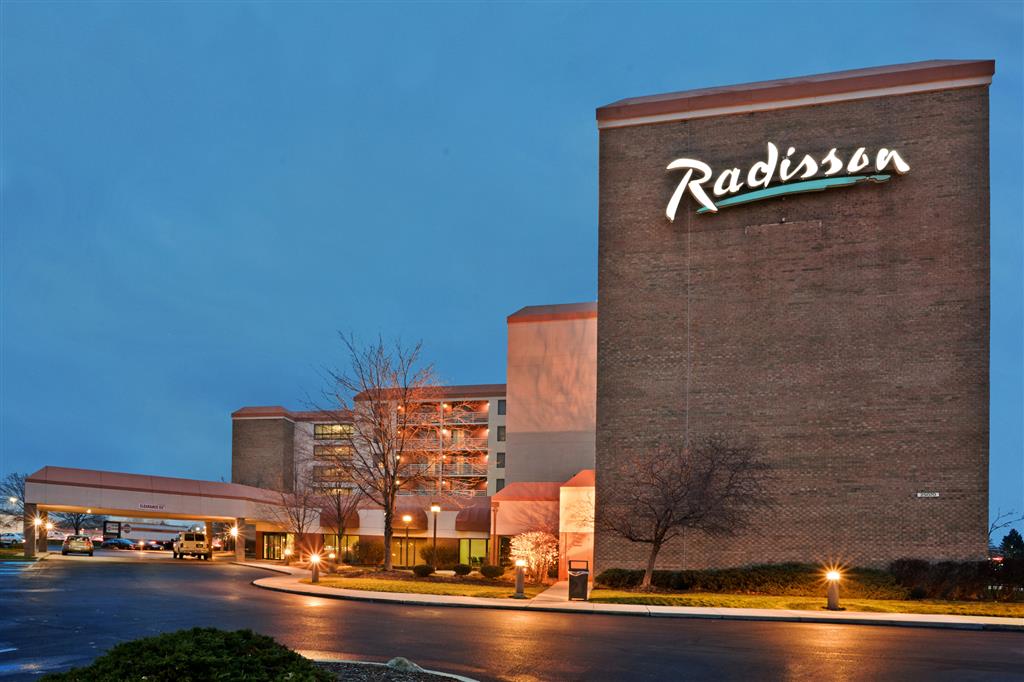 Radisson Cleveland Airport , OH 44070 near Cleveland Hopkins International Airport View Point 1