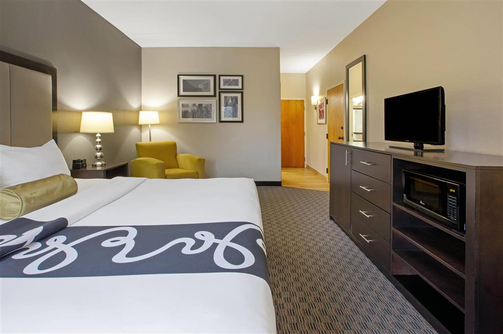 La Quinta by Wyndham Detroit Metro Airport , MI 48174 near Detroit Metropolitan Wayne County Airport View Point 23