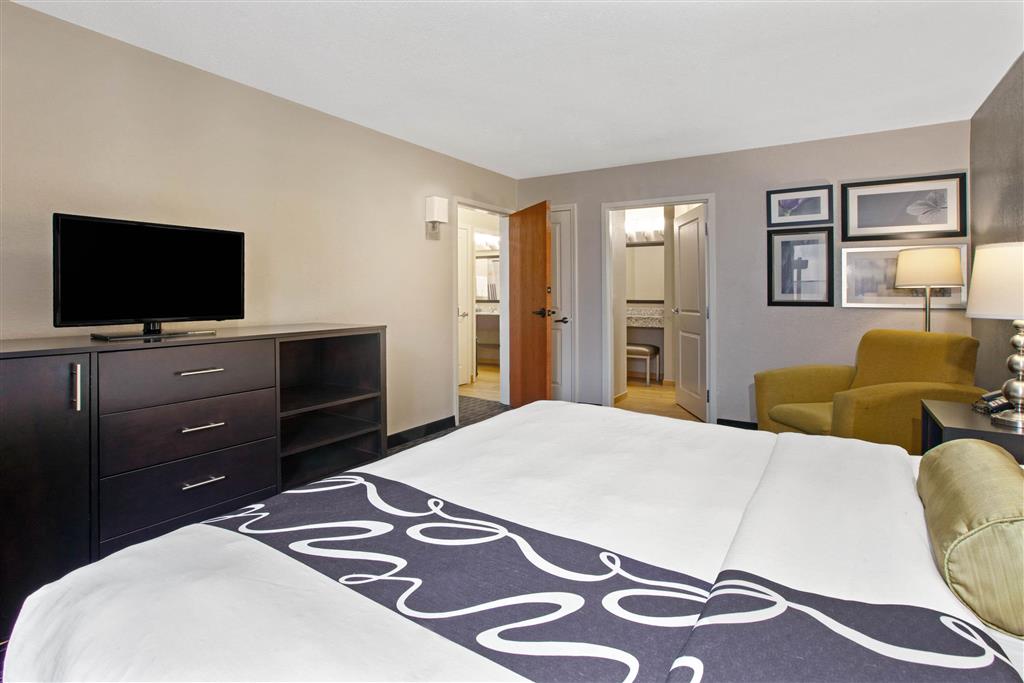 La Quinta by Wyndham Detroit Metro Airport , MI 48174 near Detroit Metropolitan Wayne County Airport View Point 30