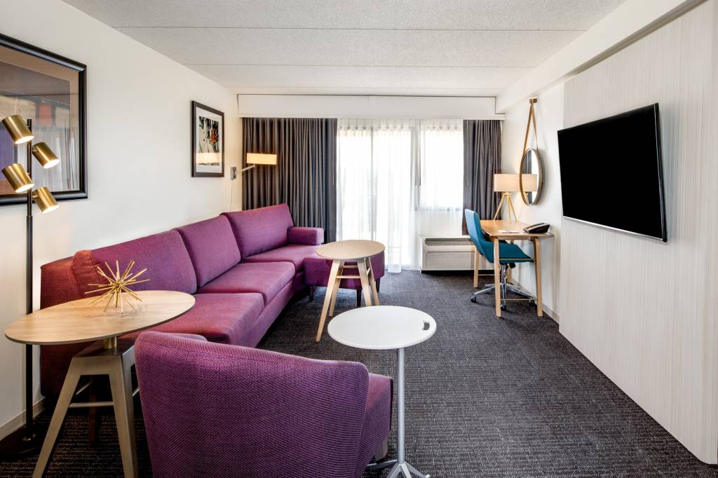 Crowne Plaza Hotel Milwaukee South, an IHG Hotel , WI 53221 near General Mitchell International Airport View Point 40