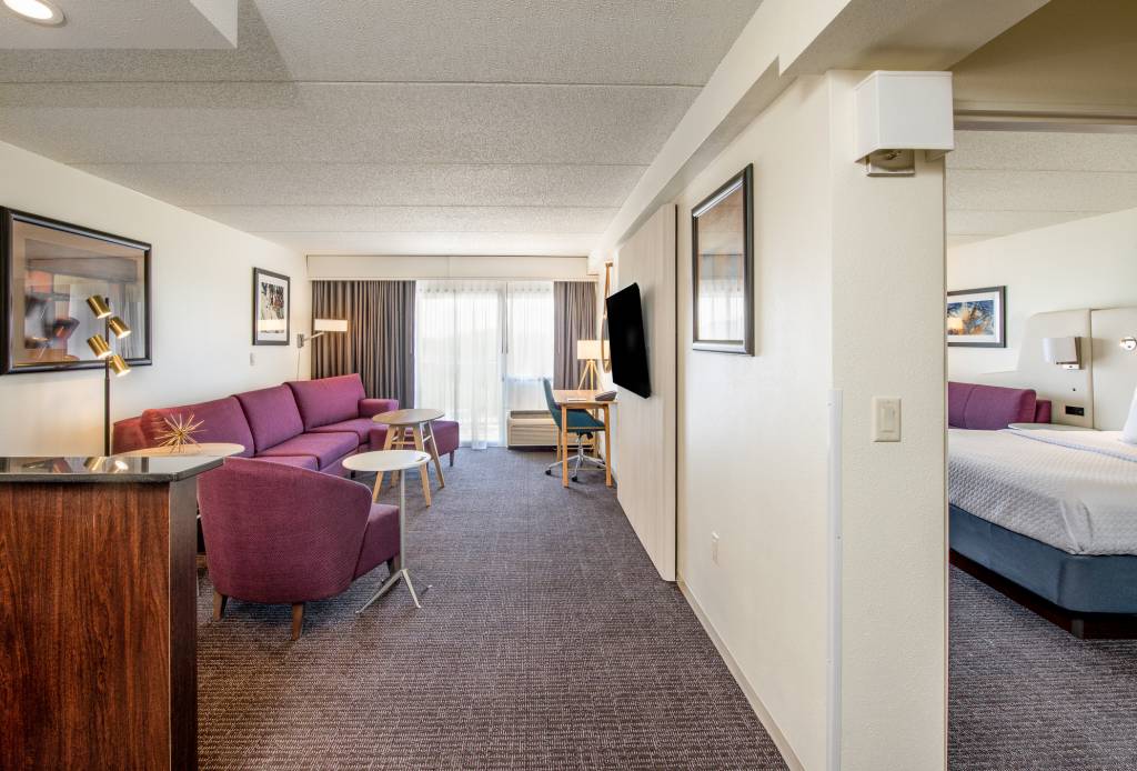 Crowne Plaza Hotel Milwaukee South, an IHG Hotel , WI 53221 near General Mitchell International Airport View Point 41