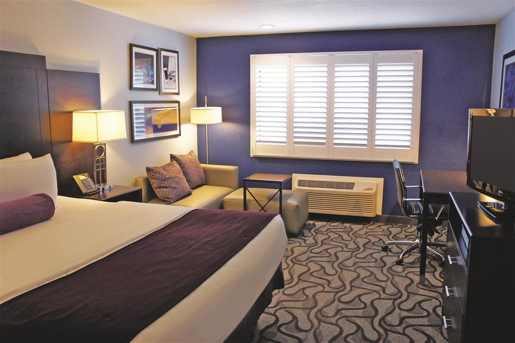 La Quinta by Wyndham San Jose Airport , CA 95131 near Norman Y. Mineta San Jose Intl Airport View Point 18