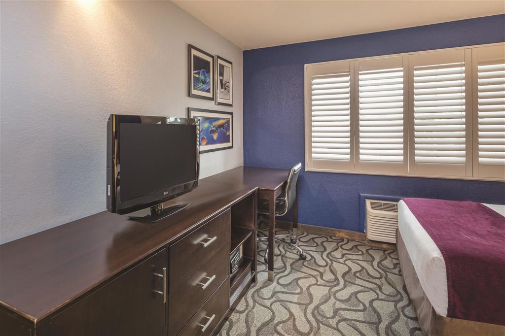 La Quinta by Wyndham San Jose Airport , CA 95131 near Norman Y. Mineta San Jose Intl Airport View Point 30