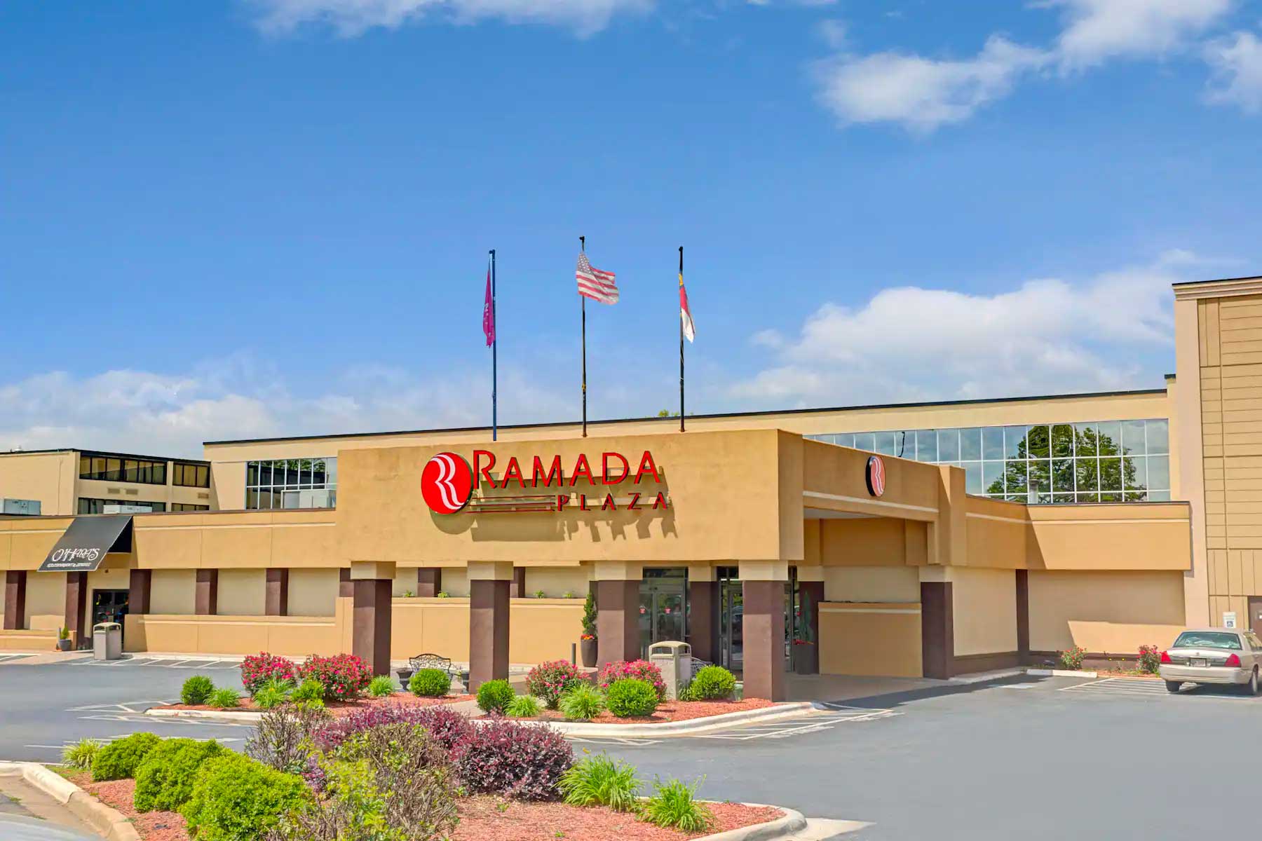 Ramada Plaza by Wyndham Charlotte Airport Conference Center , NC 28217 near Charlotte/douglas International Airport View Point 1