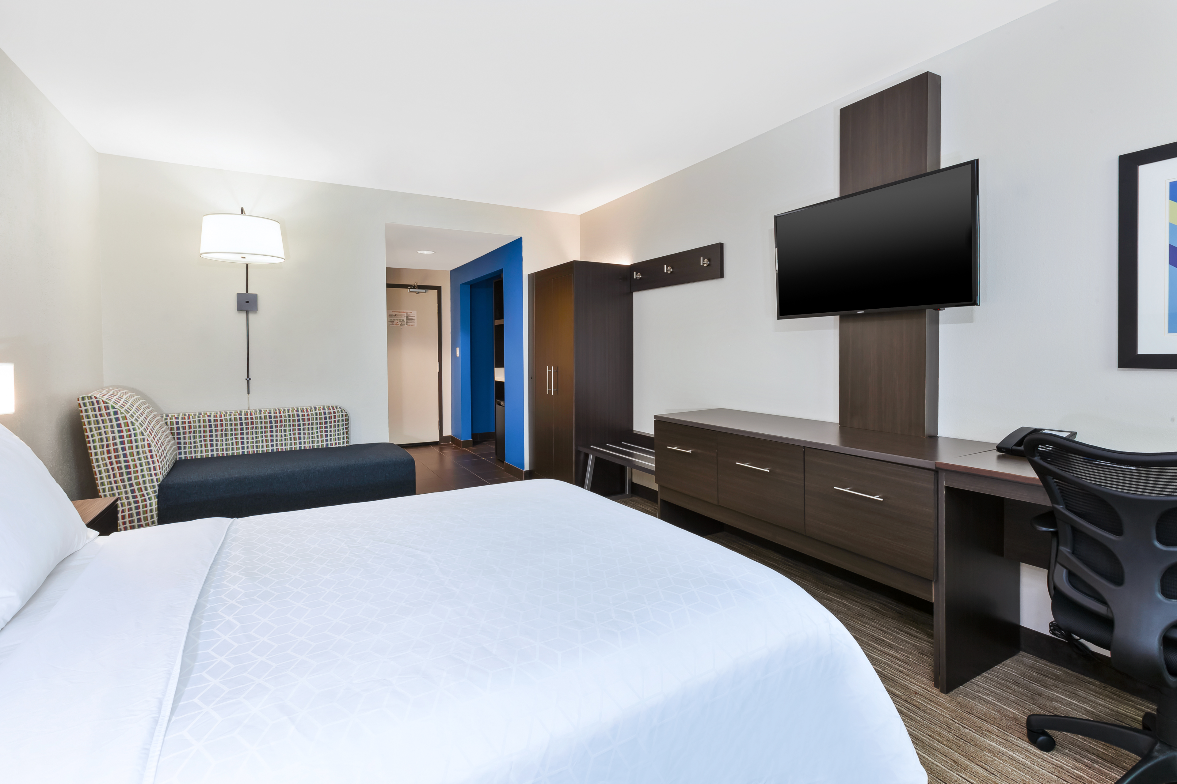 Holiday Inn Express Winnipeg Airport - Polo Park, an IHG Hotel , MB R3H 0B3 near Winnipeg James Armstrong Richardson International Airport View Point 18