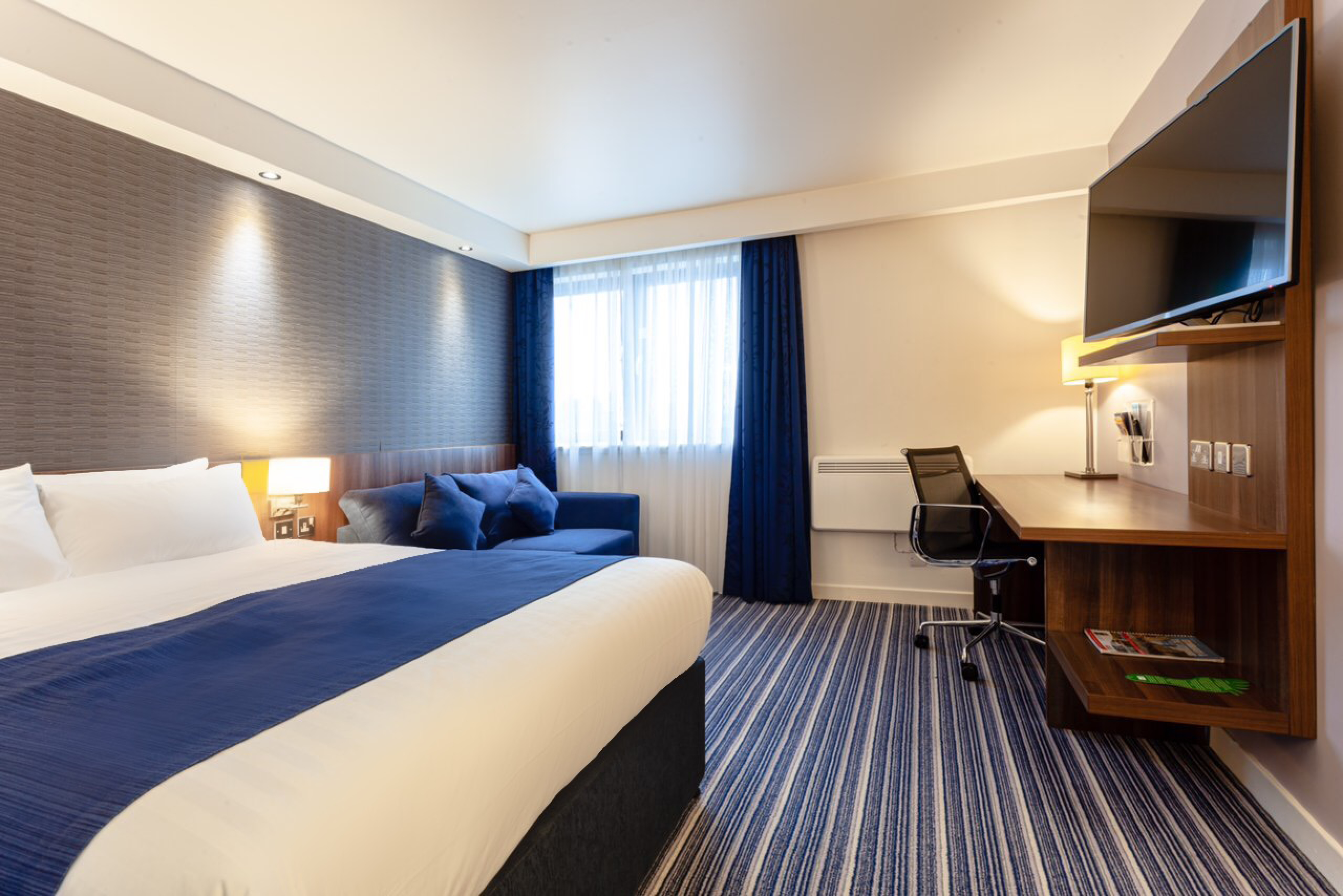 Holiday Inn Express Edinburgh Airport, an IHG Hotel ,  EH28 8AU near  Edinburgh Airport View Point 40