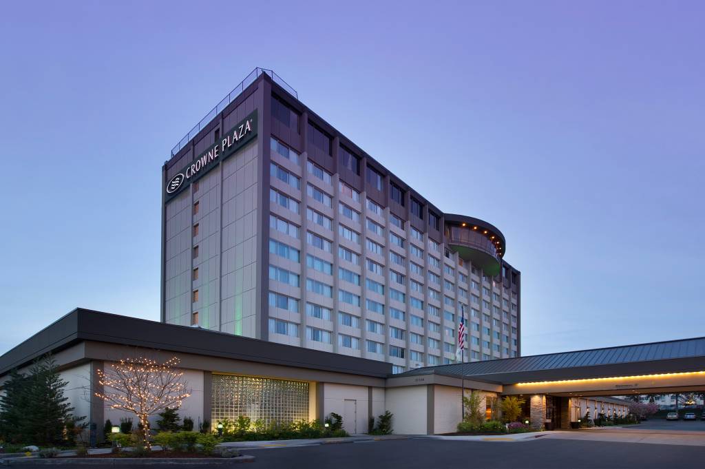 Crowne Plaza Seattle Airport, an IHG Hotel , WA 98188 near Seattle-tacoma International Airport View Point 1