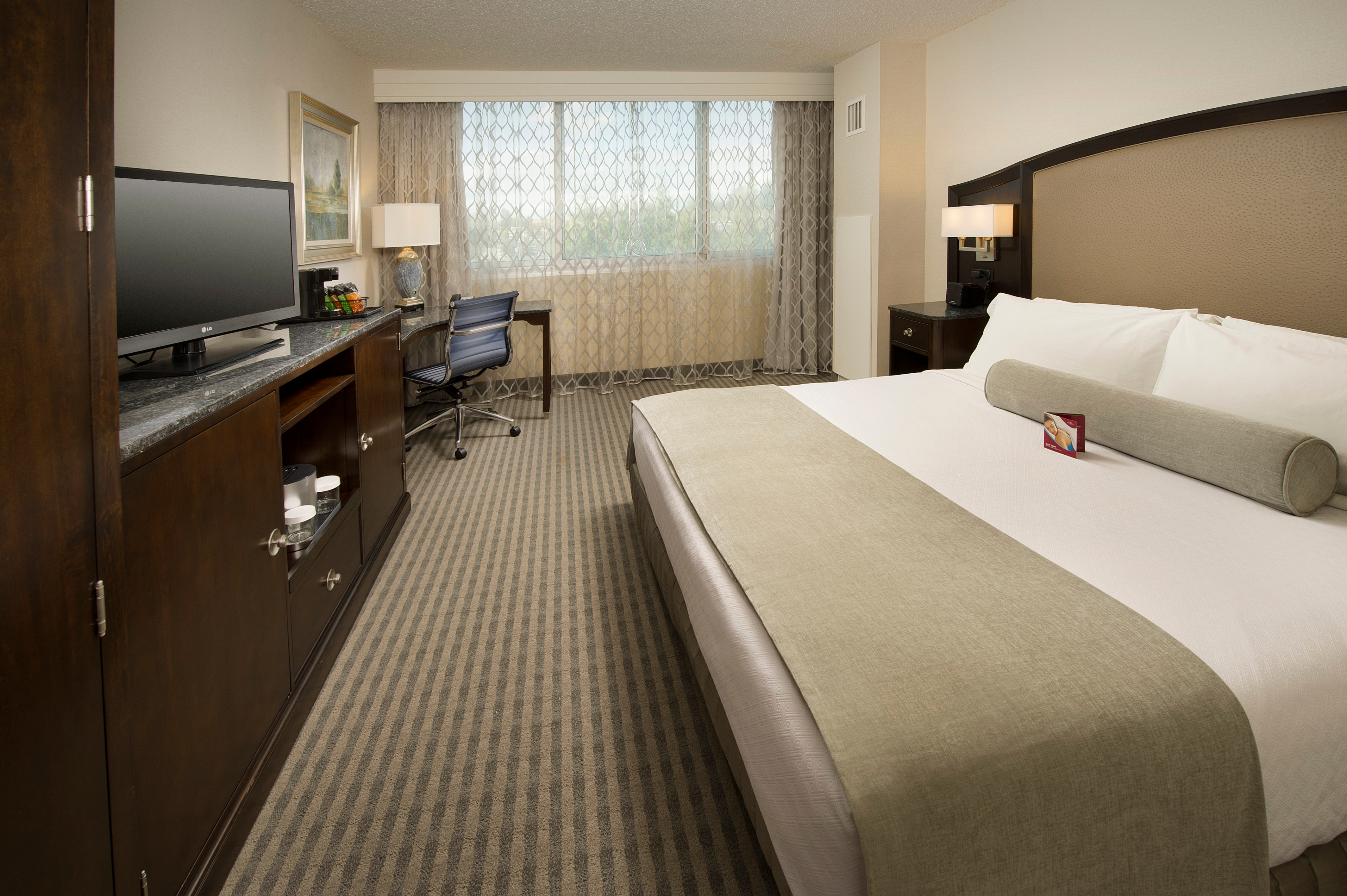 Crowne Plaza Seattle Airport, an IHG Hotel , WA 98188 near Seattle-tacoma International Airport View Point 31