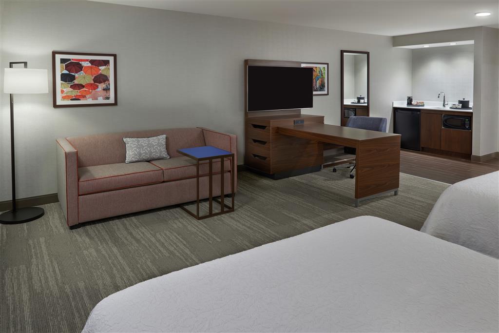 Hampton Inn & Suites Montreal-Dorval , QC H9P 2N4 near Montreal-Pierre Elliott Trudeau Int. Airport View Point 17