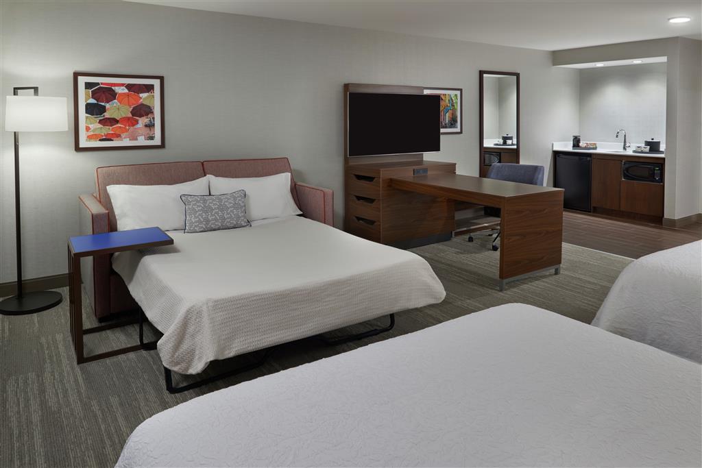 Hampton Inn & Suites Montreal-Dorval , QC H9P 2N4 near Montreal-Pierre Elliott Trudeau Int. Airport View Point 20