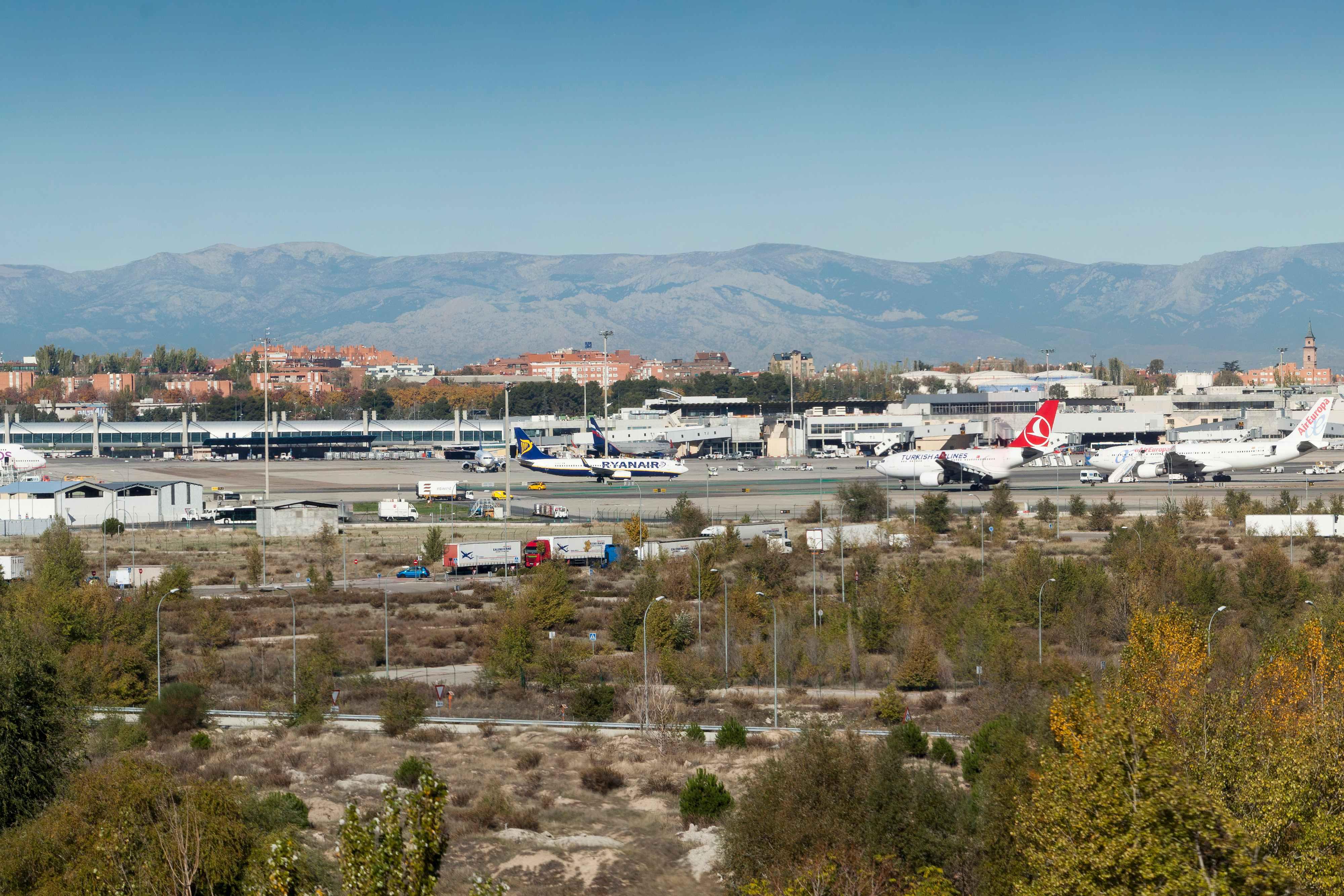 Madrid Marriott Auditorium Hotel & Conference Center ,  28022 near Adolfo Suárez Madrid–Barajas Airport View Point 12