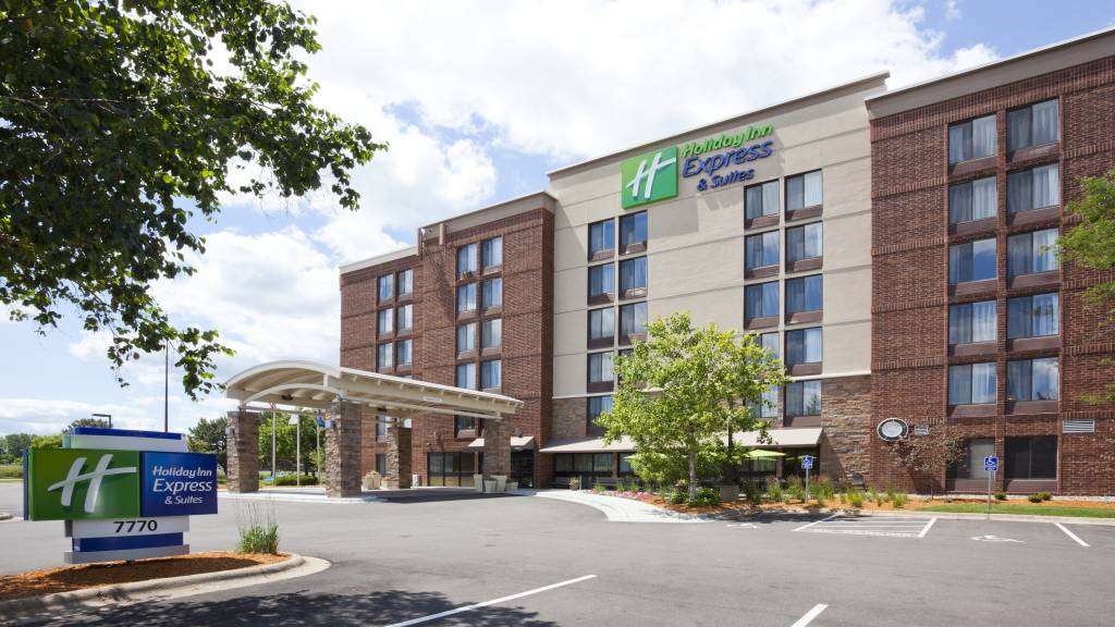 Holiday Inn Express & Suites Bloomington West, An Ihg Hotel