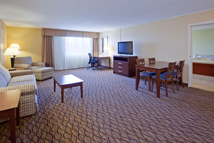 Holiday Inn Bloomington Airport, an IHG Hotel , MN 55431 near Minneapolis-saint Paul International Airport (wold-chamberlain Field) View Point 23