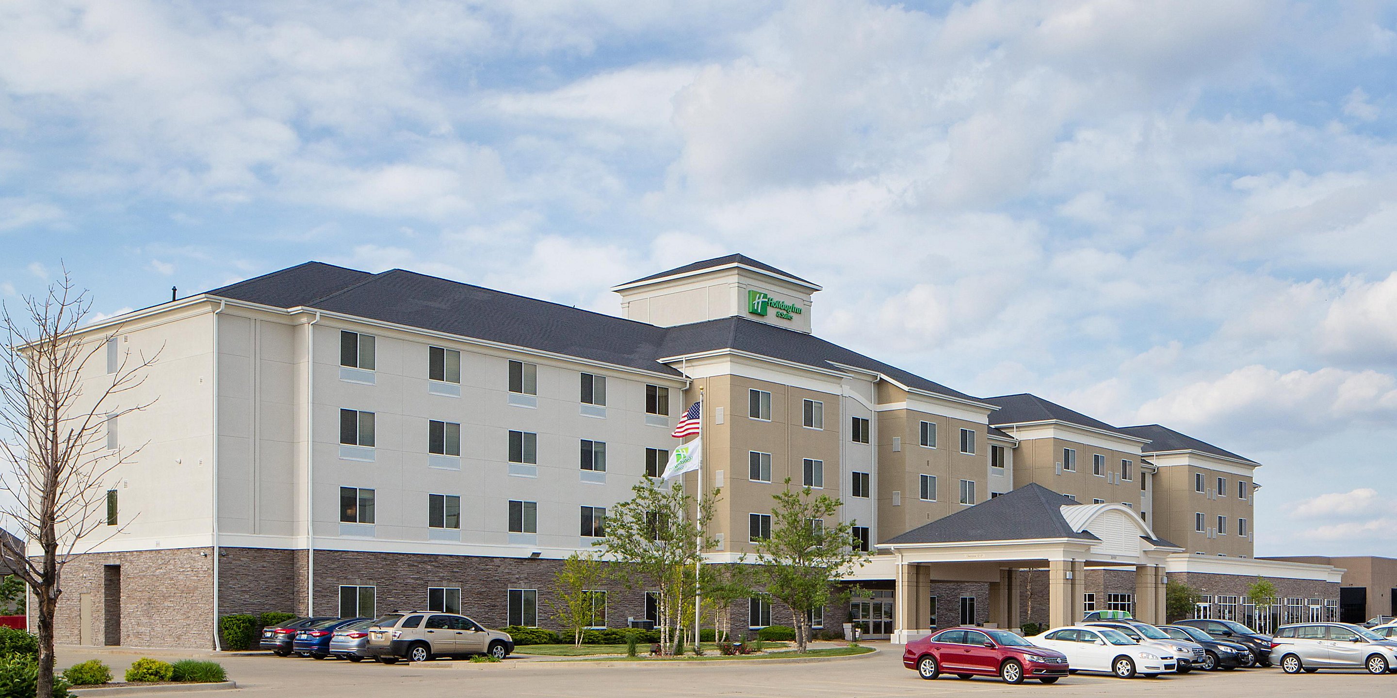 Holiday Inn Bloomington Airport, an IHG Hotel , MN 55431 near Minneapolis-saint Paul International Airport (wold-chamberlain Field) View Point 1