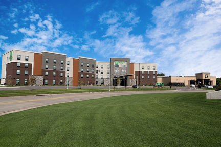 Holiday Inn Hotel & Suites Sioux Falls Airport, An Ihg Hotel