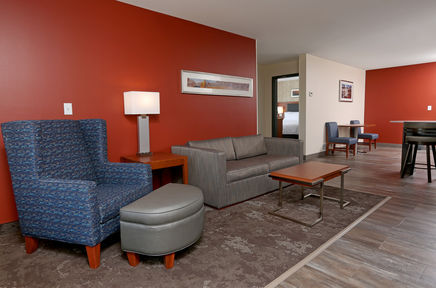 Holiday Inn Hotel & Suites Sioux Falls - Airport, an IHG Hotel , SD 57104 near (Joe Foss Field) Sioux Falls Regional Airport View Point 33