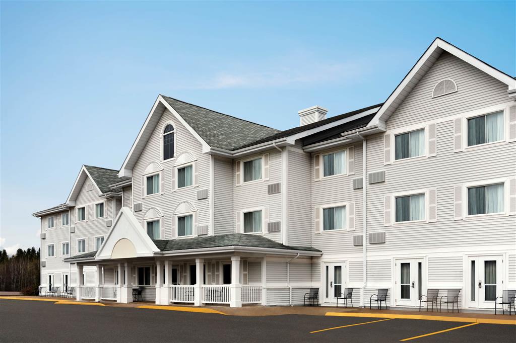 Travelodge Suites by Wyndham Moncton , NB E1G 2J5 near Greater Moncton Intl View Point 2