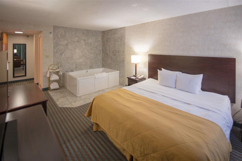 Ramada by Wyndham Cedar Rapids , IA 52404 near The Eastern Iowa Airport View Point 5