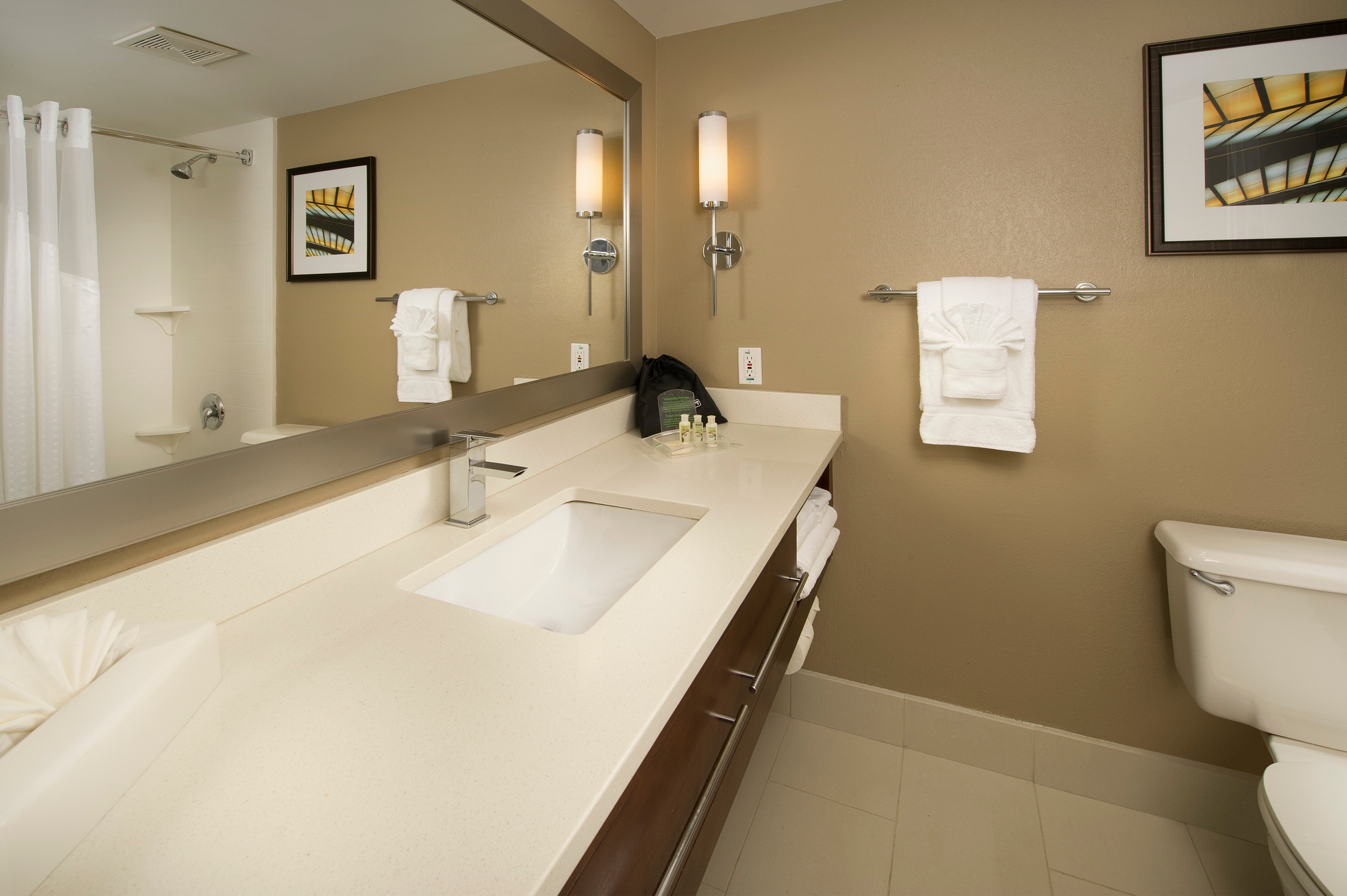 Holiday Inn Hotel Miami-Doral Area, an IHG Hotel , FL 33172-1209 near Miami International Airport View Point 6