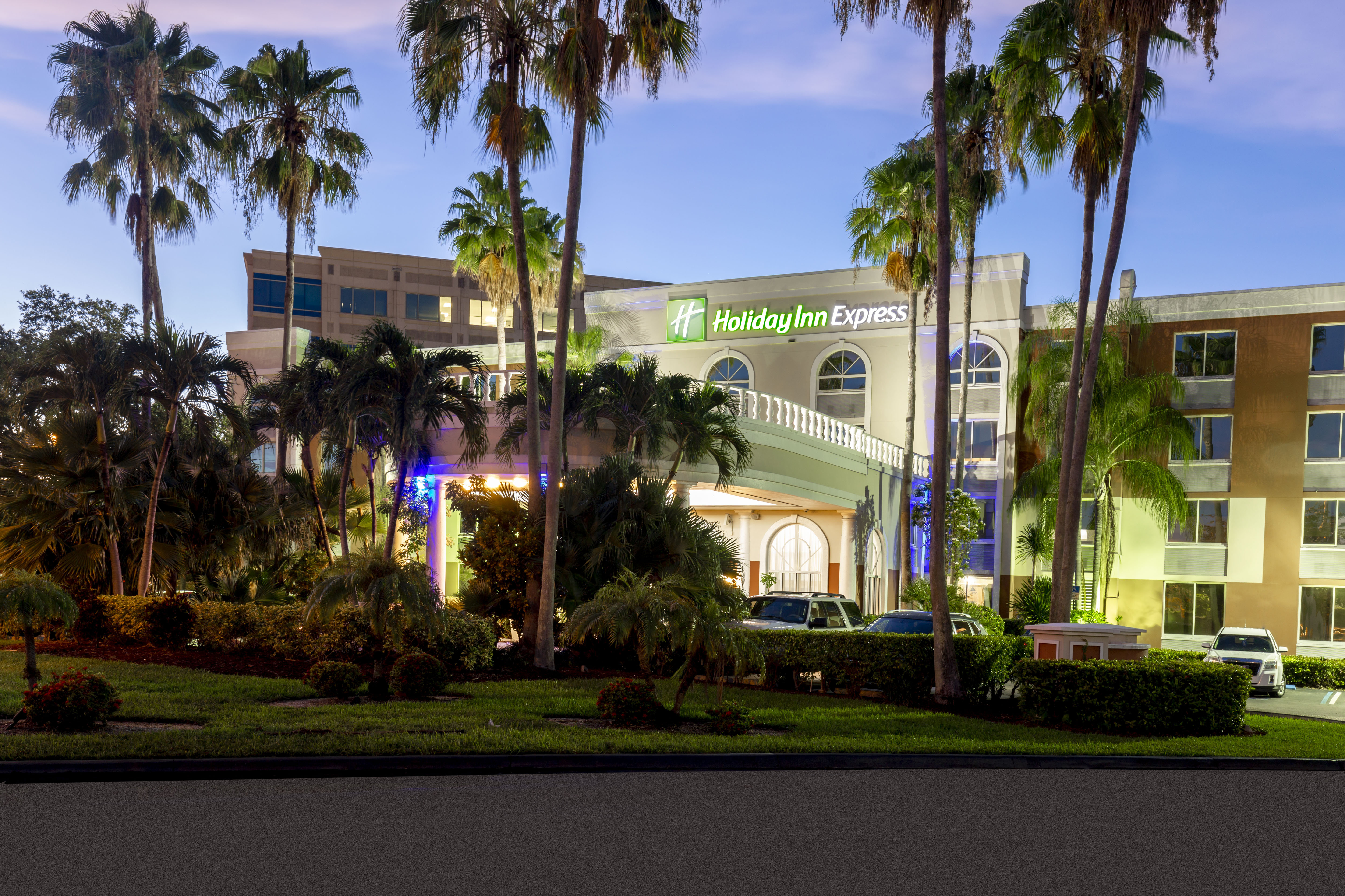 Holiday Inn Express Miami Airport Doral Area, an IHG Hotel , FL 33166 near Miami International Airport View Point 12