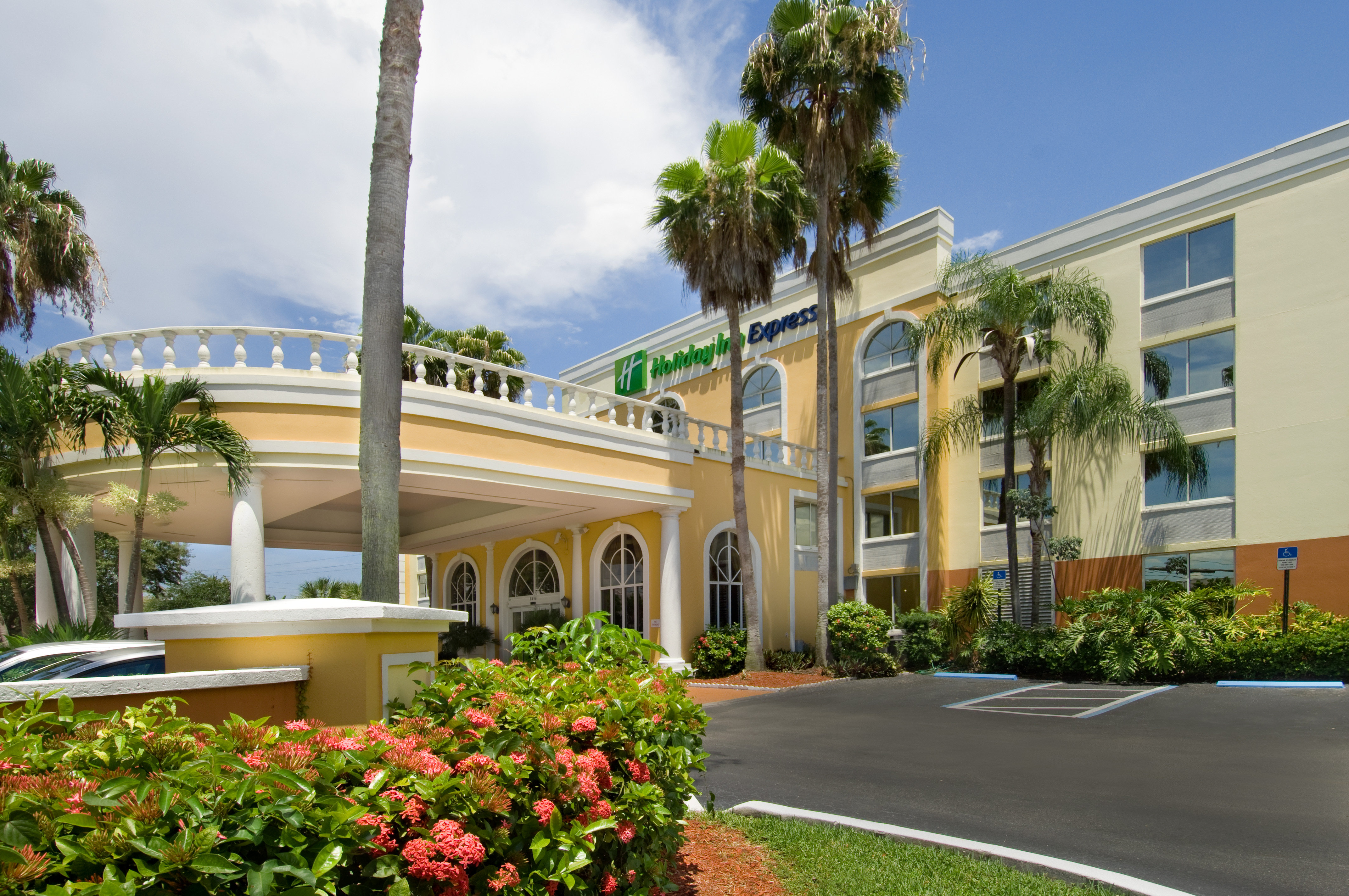 Holiday Inn Express Miami Airport Doral Area, an IHG Hotel , FL 33166 near Miami International Airport View Point 19