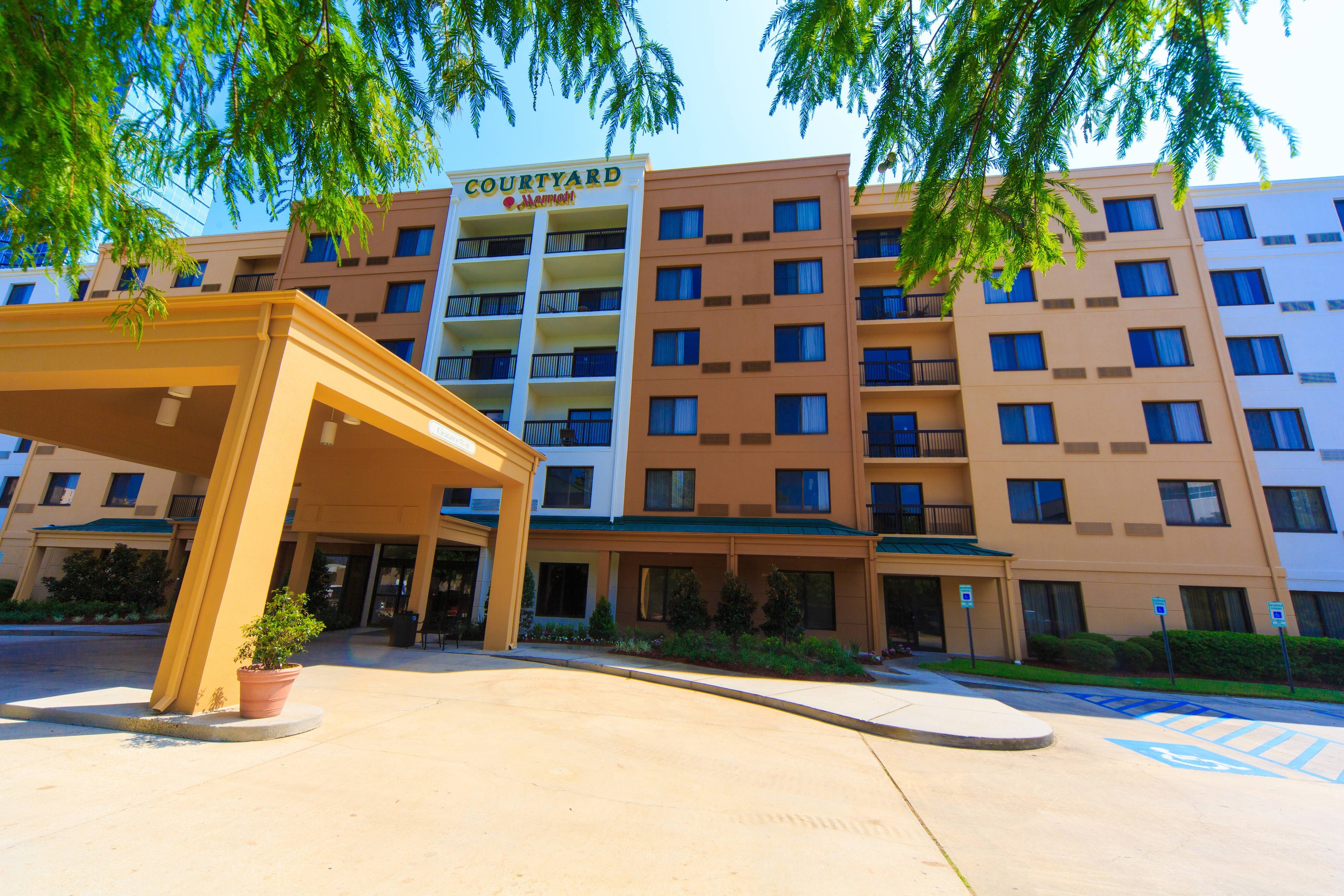 Courtyard By Marriott New Orleans Metairie