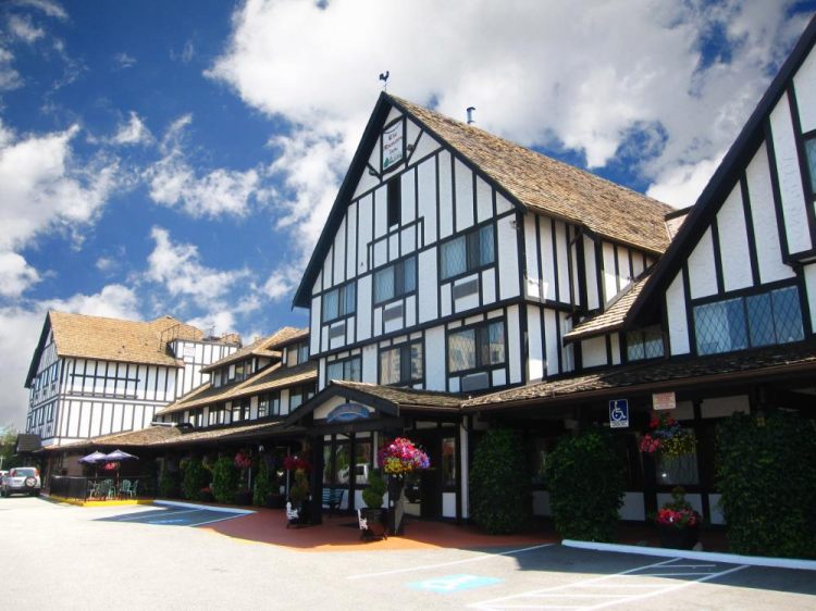 Abercorn Inn Vancouver Airport , BC V6X 1S1 near Vancouver International Airport View Point 1