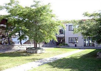 Baymont by Wyndham YUL , Canada H4T 1E5 near Montreal-Pierre Elliott Trudeau Int. Airport View Point 3