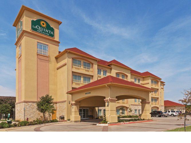 La Quinta Inn And Suites Dfw Airport West Bedford