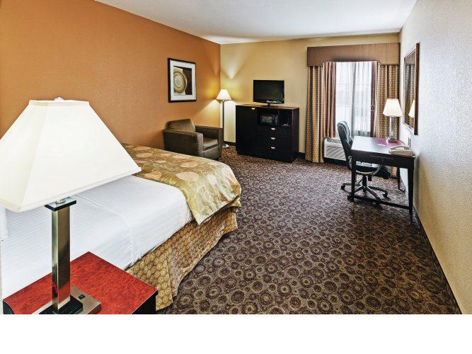 La Quinta Inn And Suites Dfw Airport West-Bedford , TX 76021 near Dallas-fort Worth International Airport View Point 3