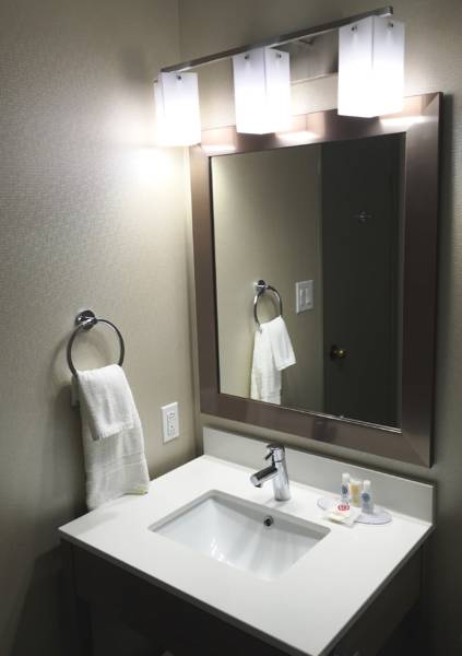 Comfort Inn Aeroport YUL , Quebec H9P 1C1 near Montreal-Pierre Elliott Trudeau Int. Airport View Point 3