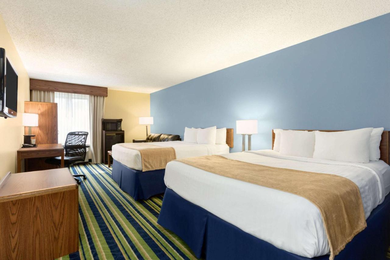 Days Inn by Wyndham Fargo , ND 58103 near Hector International Airport View Point 6