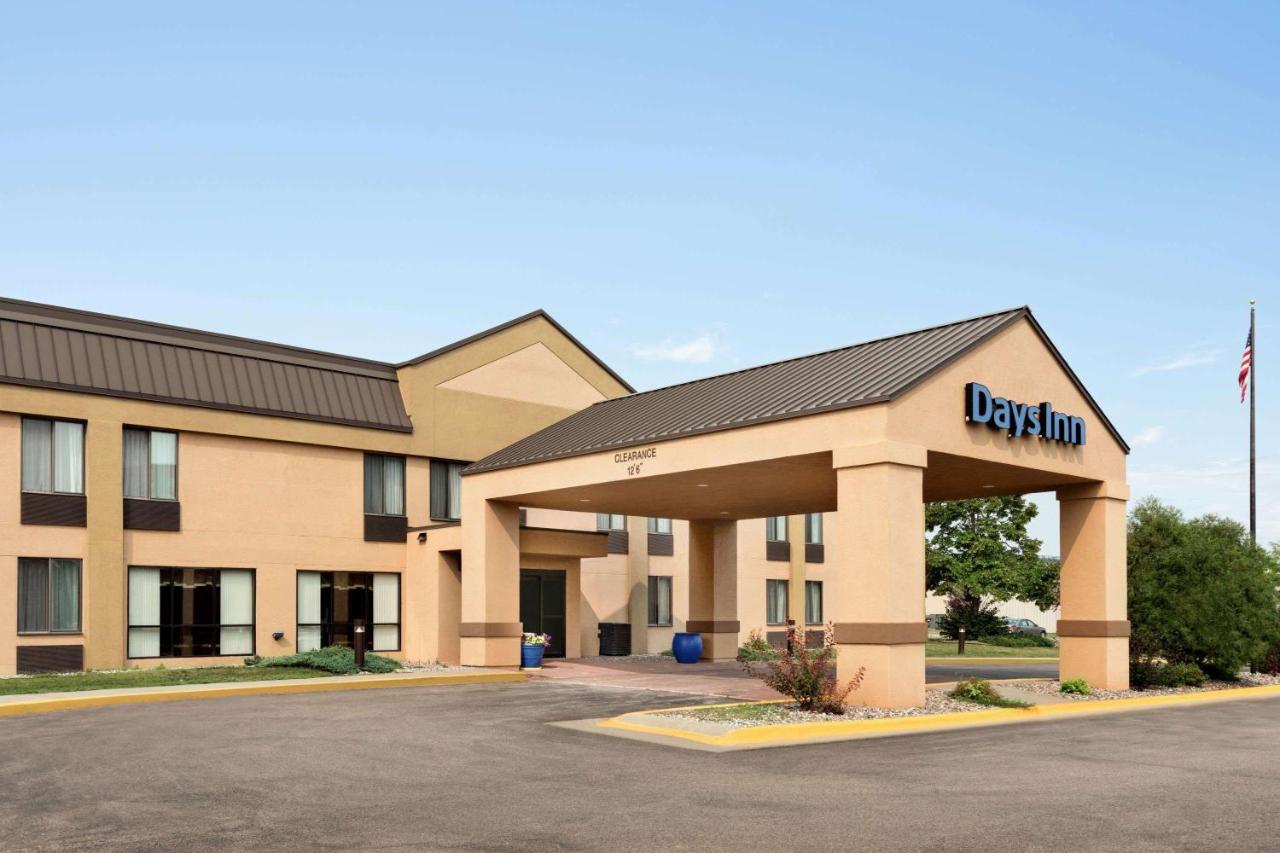 Days Inn by Wyndham Fargo , ND 58103 near Hector International Airport View Point 10