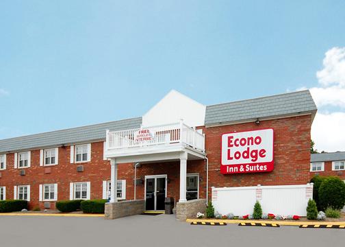 Econo Lodge Inn & Suites Bdl