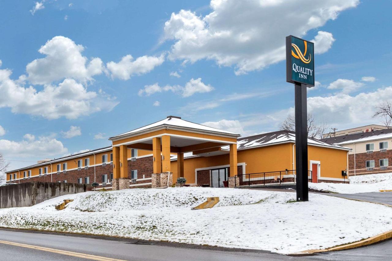 Quality Inn Coraopolis , Pa 15108 near Pittsburgh International Airport View Point 1