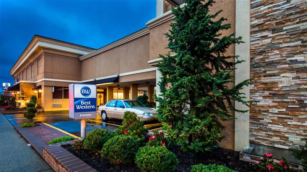 Best Western Mill River Manor 1